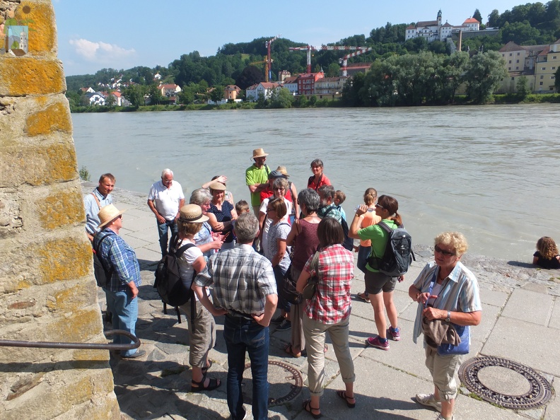 2016-06-25 16-18-05 Stadtfuehrung Passau.JPG